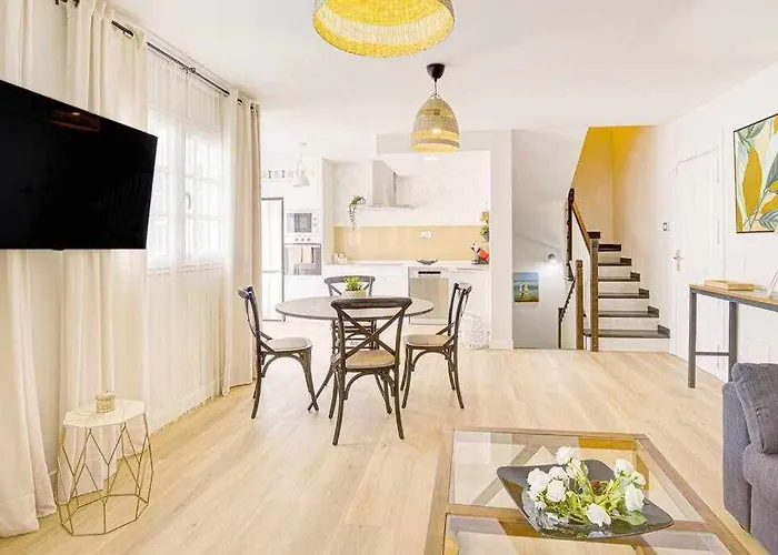 La Favorita, Preciosa Con Piscina Privada. Вилла Коральео