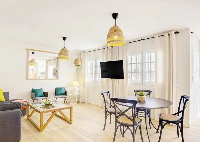 La Favorita, Preciosa Con Piscina Privada. Коральео