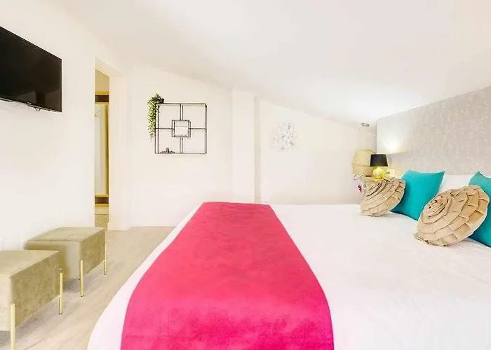 La Favorita, Preciosa Con Piscina Privada. コラレホ